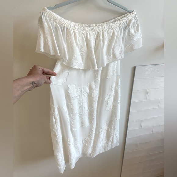 Wilfred Aritzia white off shoulder dress - Picture 1 of 4